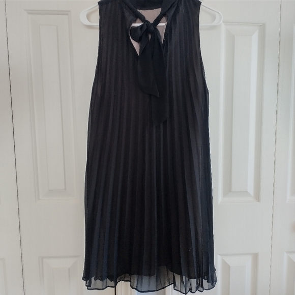 BB Dakota Devlan Black Pleated Special Occasion Dress M - Picture 6 of 11